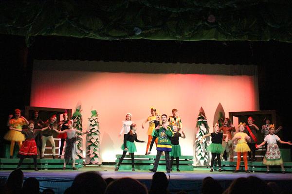 Students performing Honk Jr. at Mill Creek Elementary